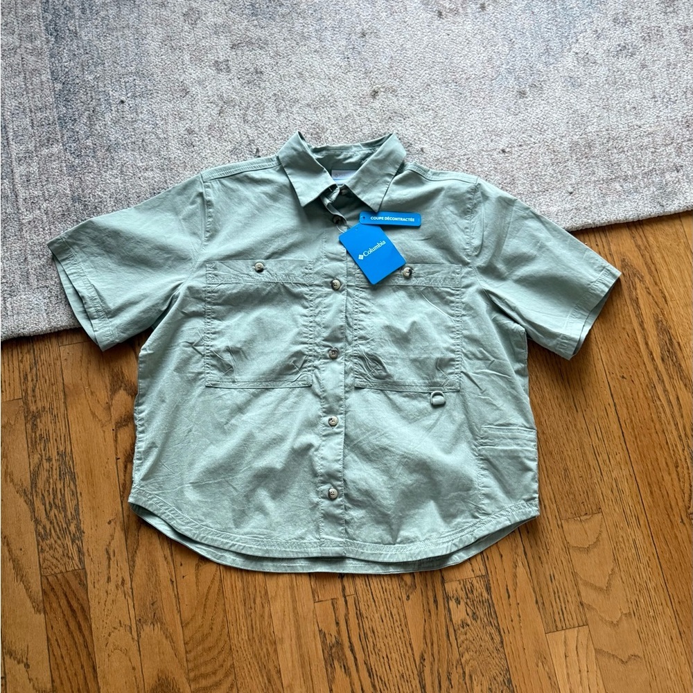 NWT Columbia Women’s Brea Falls Button Down Shirt size: Medium